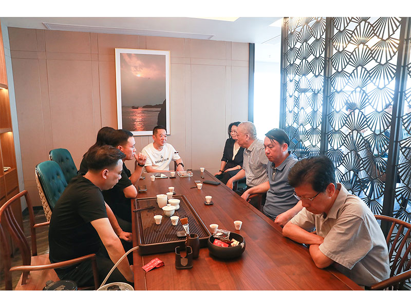 強(qiáng)強(qiáng)聯(lián)合！河南礦山黨委書記崔培軍與玉昆鋼鐵等進(jìn)行洽談